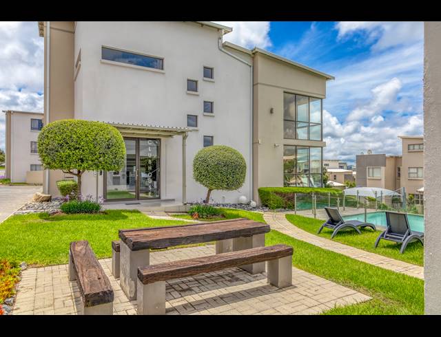 2 BEDROOM APARTMENT SOLD IN FOURWAYS